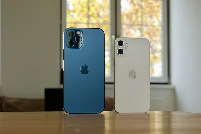 Mám ráda mobil iPhone. 